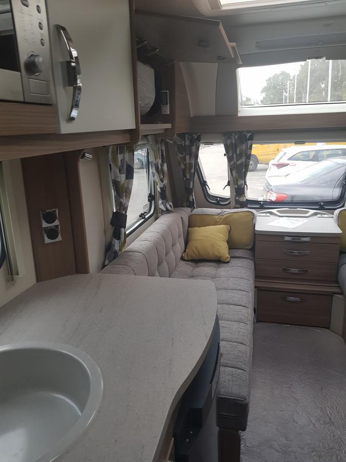 New English Luxury Caravan On The Sea Camping *