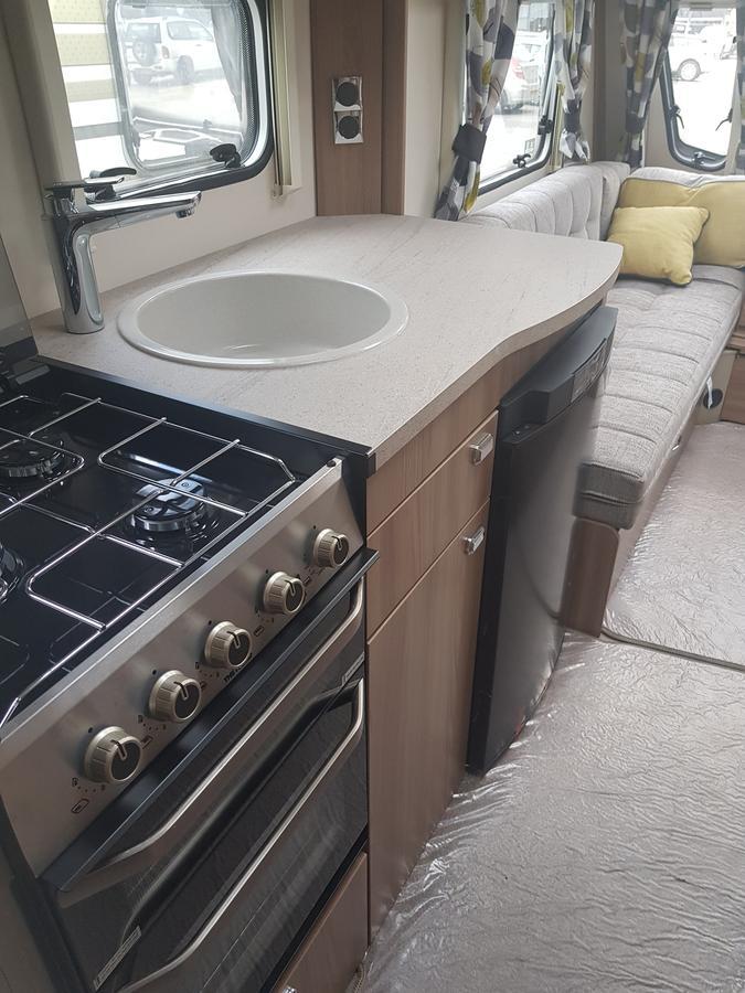 New English Luxury Caravan On The Sea Eilat