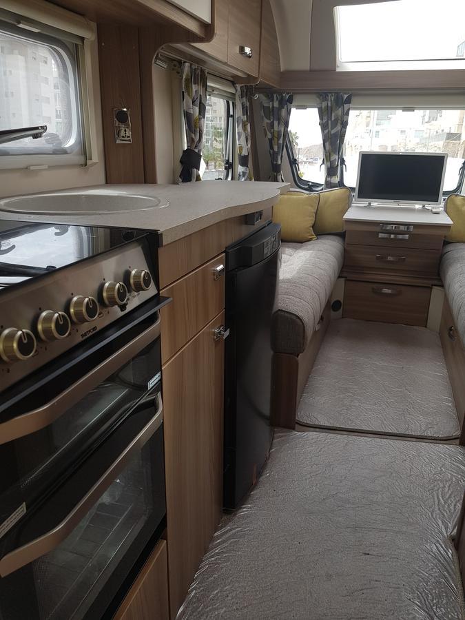 Camping New English Luxury Caravan On The Sea *
