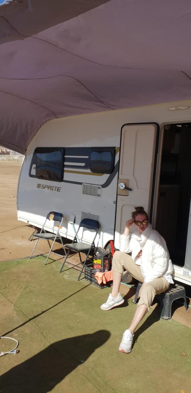 New English Luxury Caravan On The Sea Camping Eilat