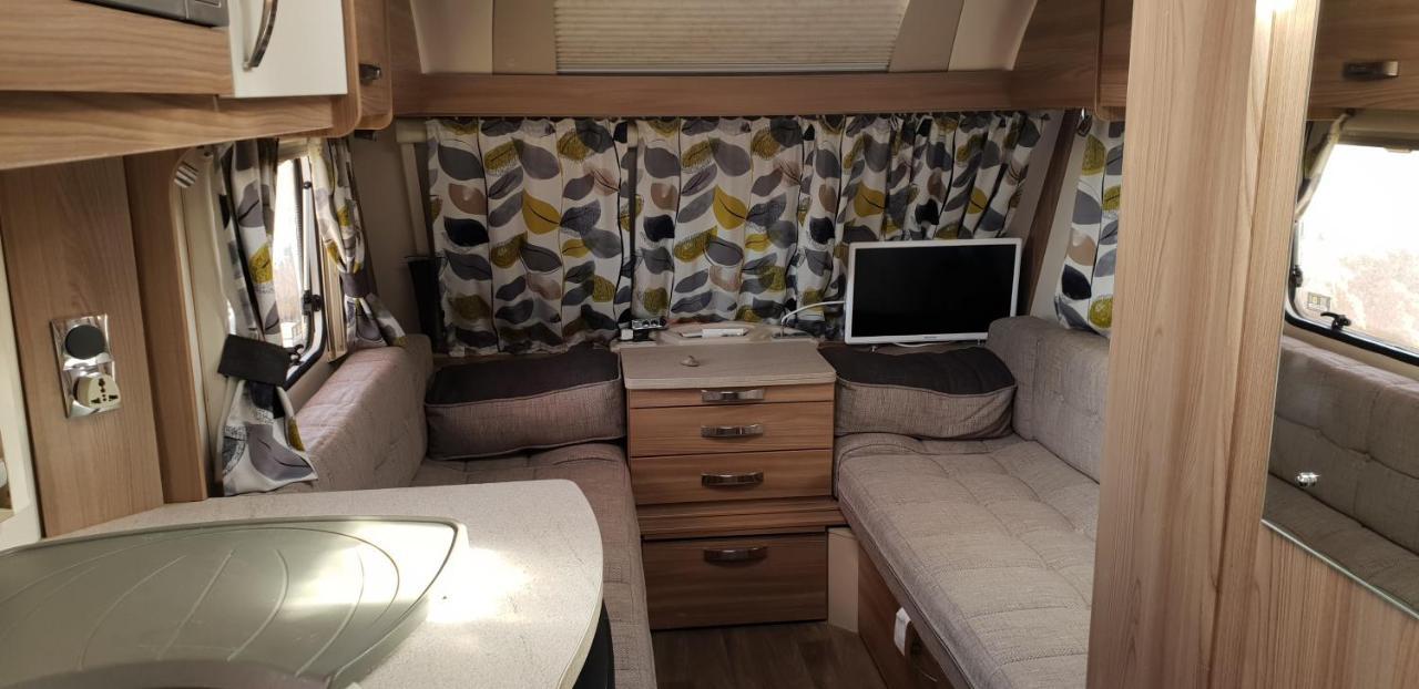 New English Luxury Caravan On The Sea