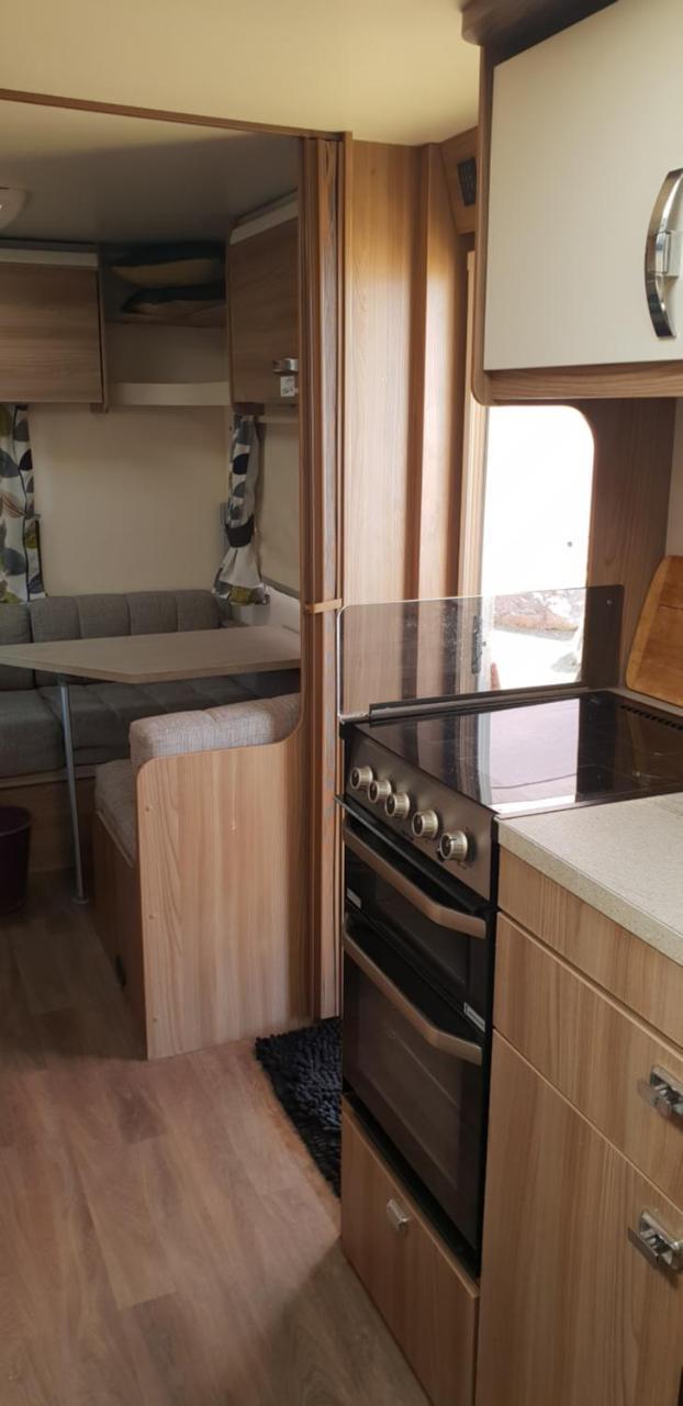 New English Luxury Caravan On The Sea Camping Eilat